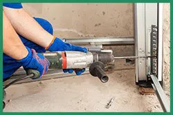 Quality Garage Door Service Cold Spring Harbor, NY 631-593-1287 - installation-sid-gr-22m